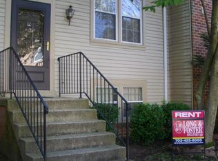 8825 Ridge Hollow Ct, Springfield, VA 22152