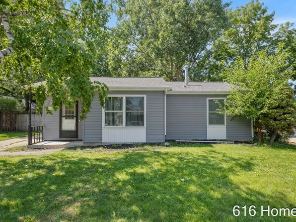 1911 Benjamin Ave NE, Grand Rapids, MI 49505