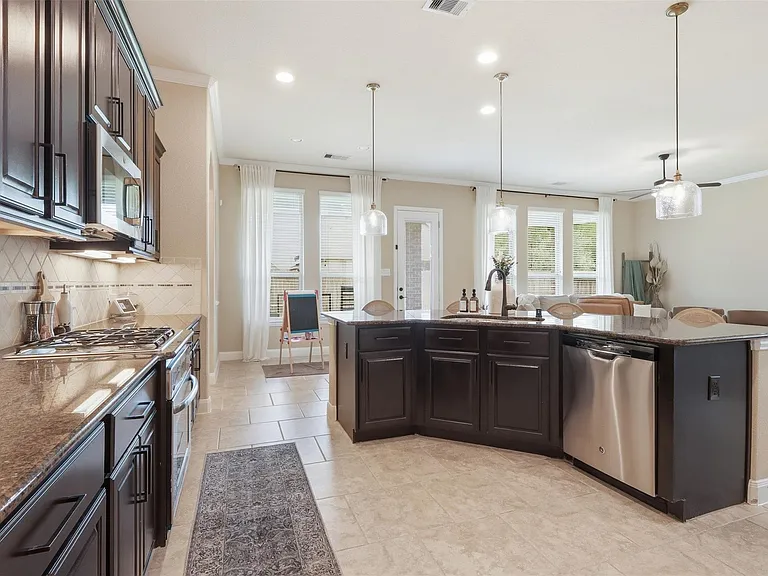 12911 Chatfield Manor Ln — Photo 9