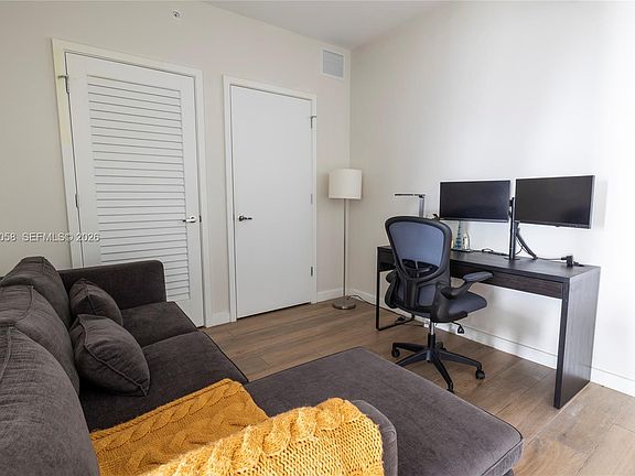 4th image of 1010 Brickell Ave #4311
