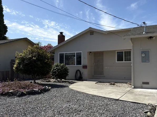 7631 Adrian Dr, Rohnert Park, CA 94928