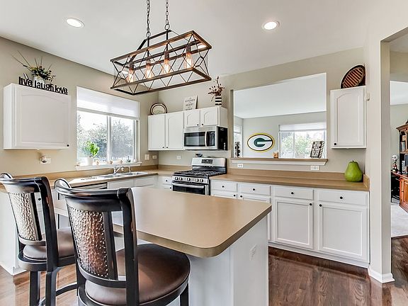 2nd image of 3061 Shetland Ln