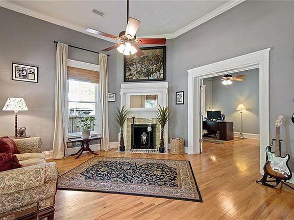 4th image of 404 E Park Ave