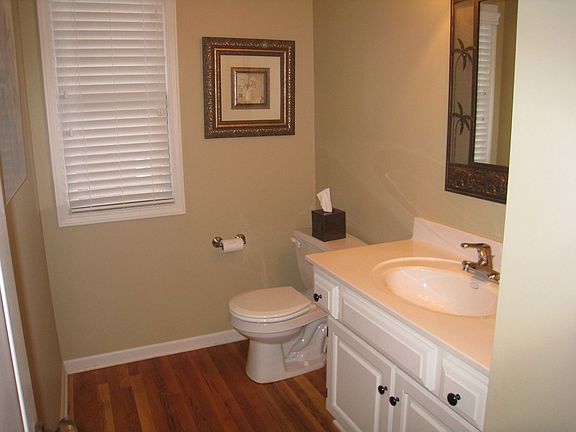 1st Floor Bath