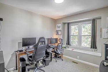 460 Dickens Dr — Photo 10