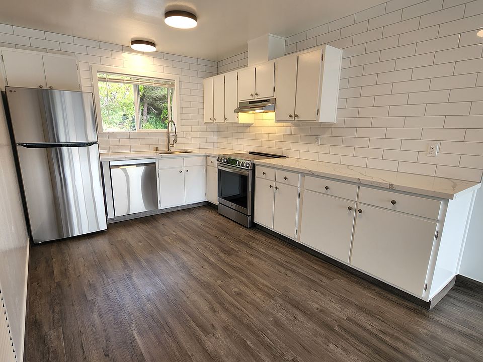 Brand new kitchen with modern finishes