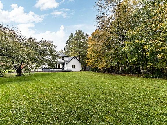 3rd image of 8661 Ashford Ln