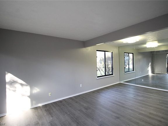 4th image of 15126 Pine Valley Trl