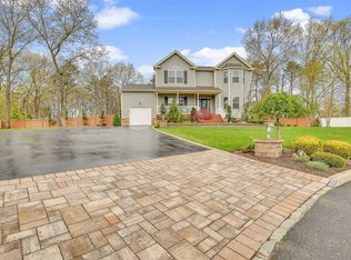 4 Poppy Ct, Ridge, NY 11961