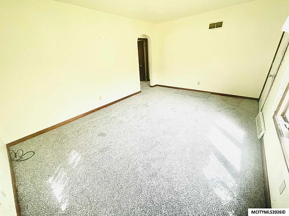 3rd image of 124 27th St SW