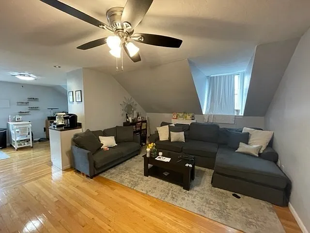 509 E Broadway #3 — Photo 7