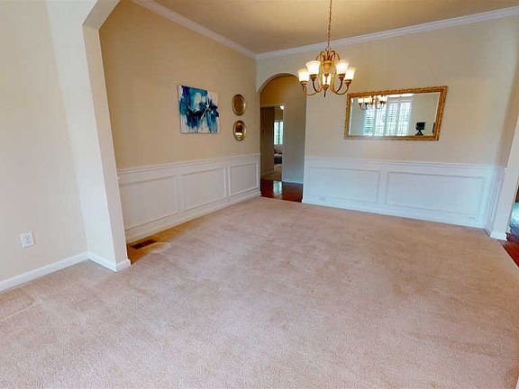 4th image of 503 Foxglove Ct