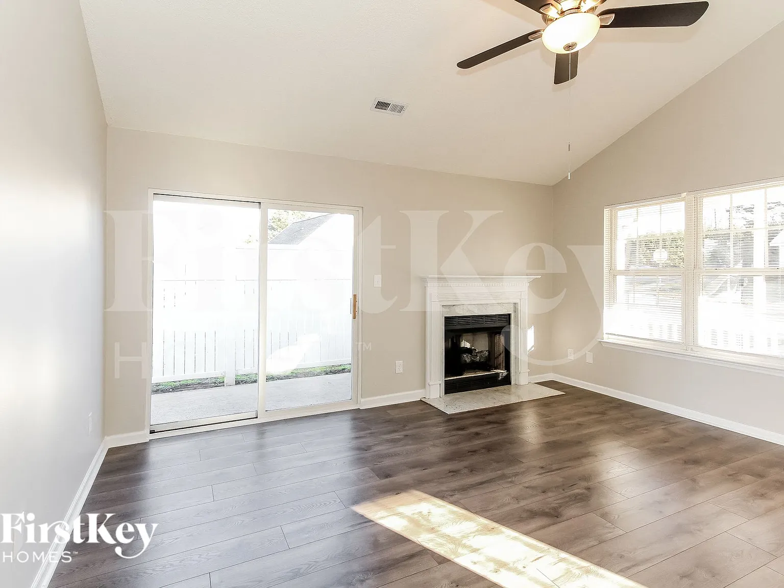 3 bed, 2.0 bath, 1032 sqft, $1,770 — Photo 3