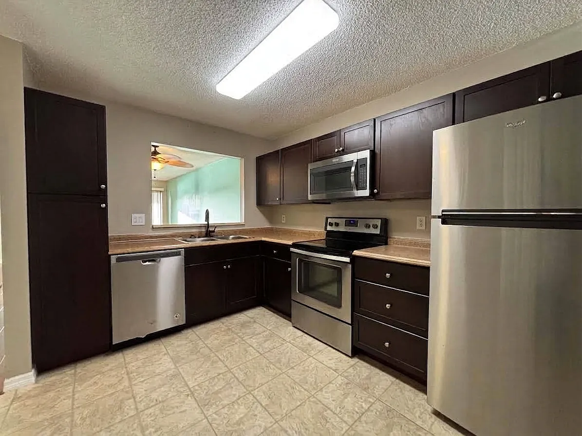 2 bed, 1103 sqft, $1,500 — Photo 4