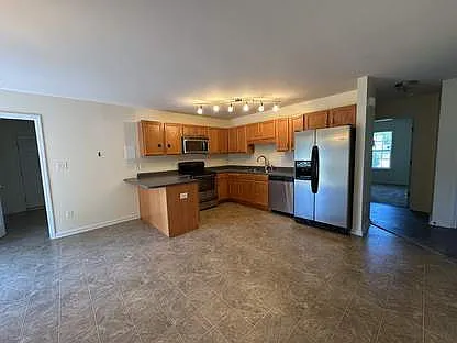 4 bed, 2.5 bath, 1785 sqft, $2,000 — Photo 4