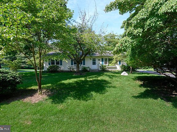 4th image of 217 Edmore Rd
