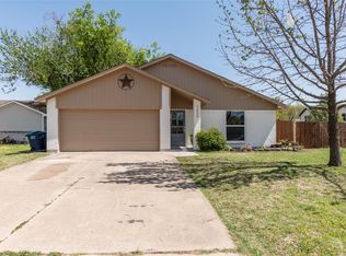 7000 Rose Lea Ct, Fort Worth, TX 76137