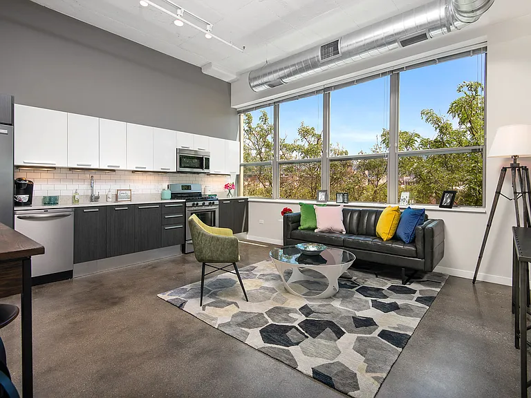 13thirteen Randolph Street Lofts — Photo 24
