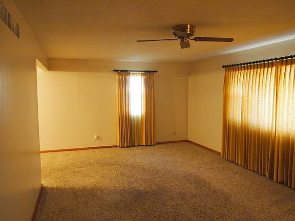 5th image of 931 Redwood St