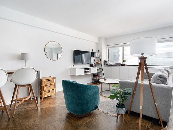 3rd image of 310 W 56th St APT 12D