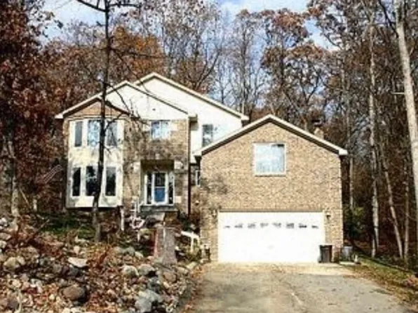 3560 Dorothy Ln, Waterford, MI 48329