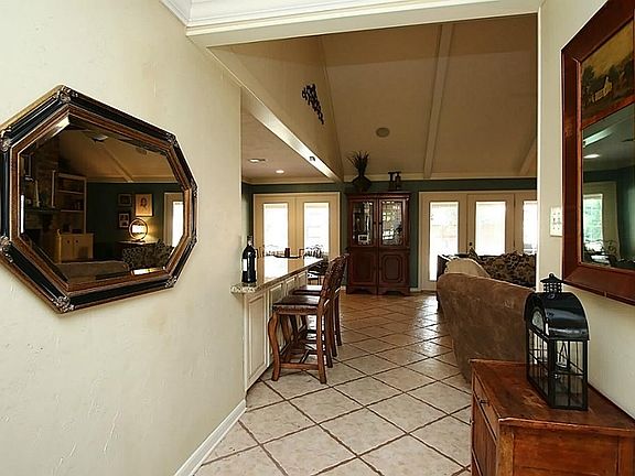 4th image of 5910 Lookout Mountain Dr