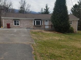 3 Broadwood Cir, Johnson City, TN 37604