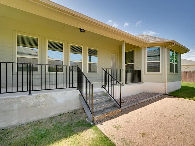 220 Oxbow Cv — Photo 37