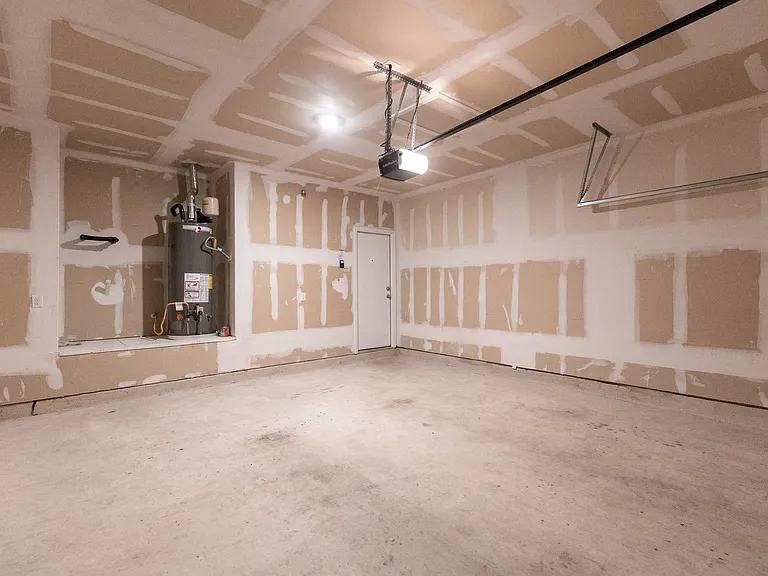 9819 Bratten Rise — Photo 33