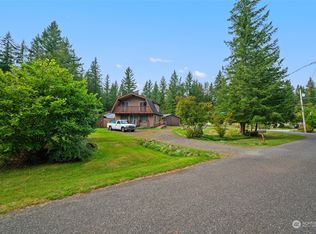 1131 Deep Valley Dr, Maple Falls, WA 98266