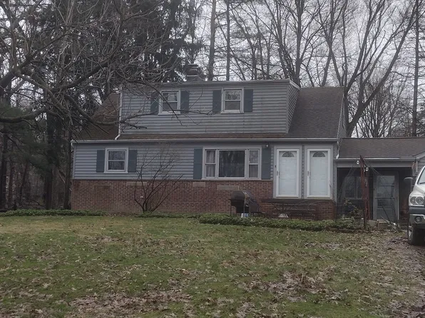 40 Gilbert Dr #Up, Bedford, OH 44146