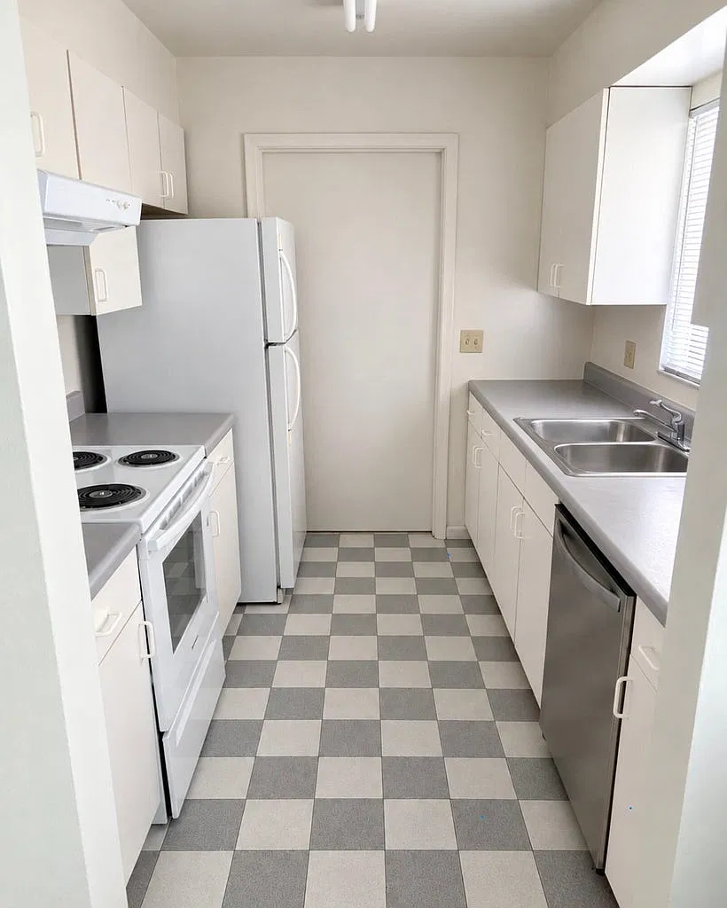 3 bed, 1212 sqft, $3,500 — Photo 1