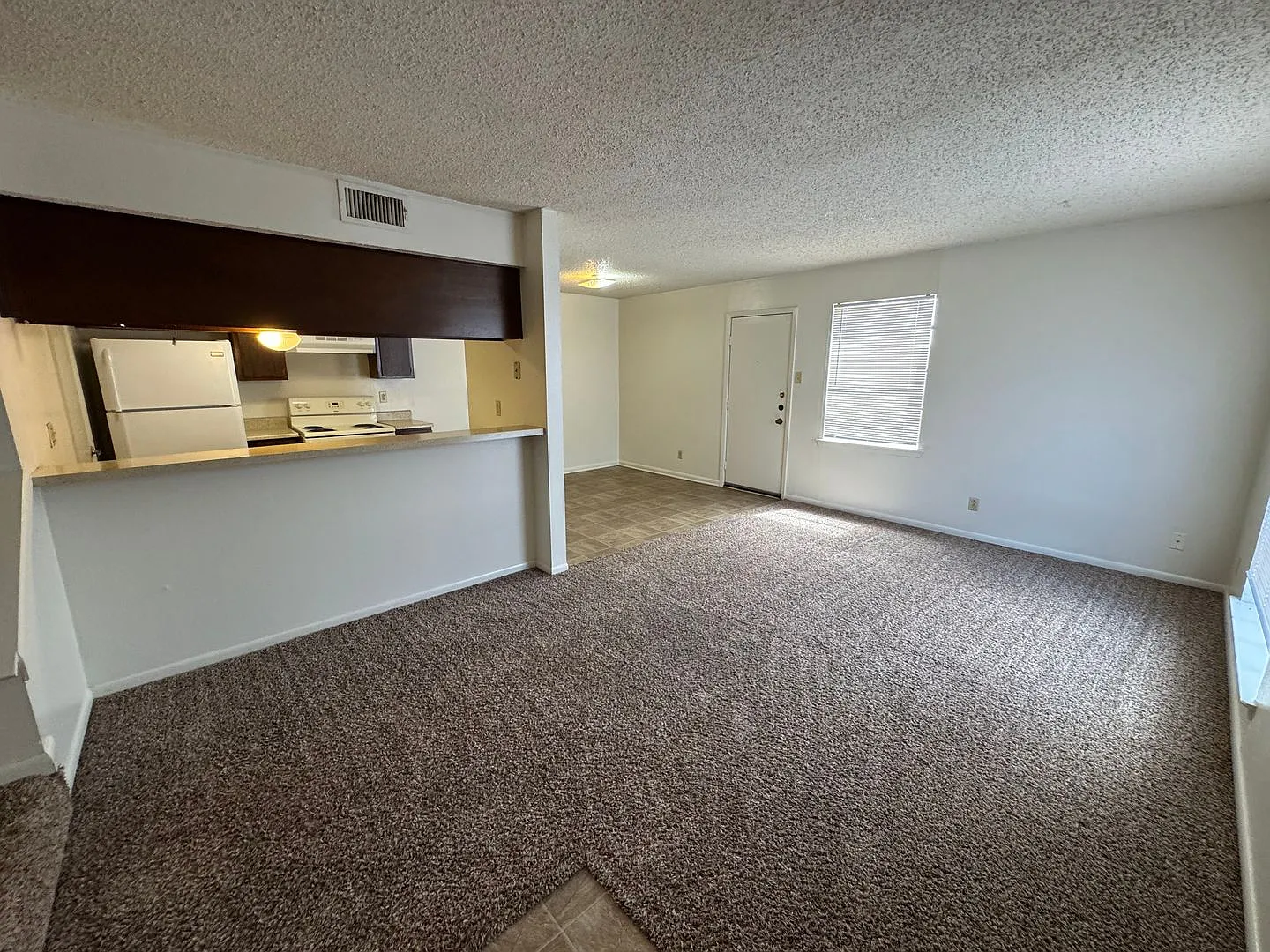 4504 Chase Cir — Photo 3