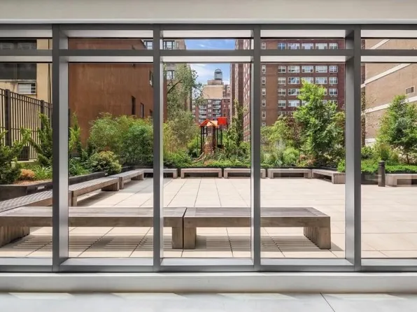 175 West 95th Street image 10 of 10