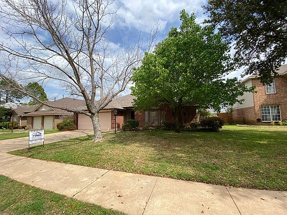 2nd image of 348 Parkview Dr