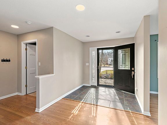 3rd image of 1006 Ruth Ct