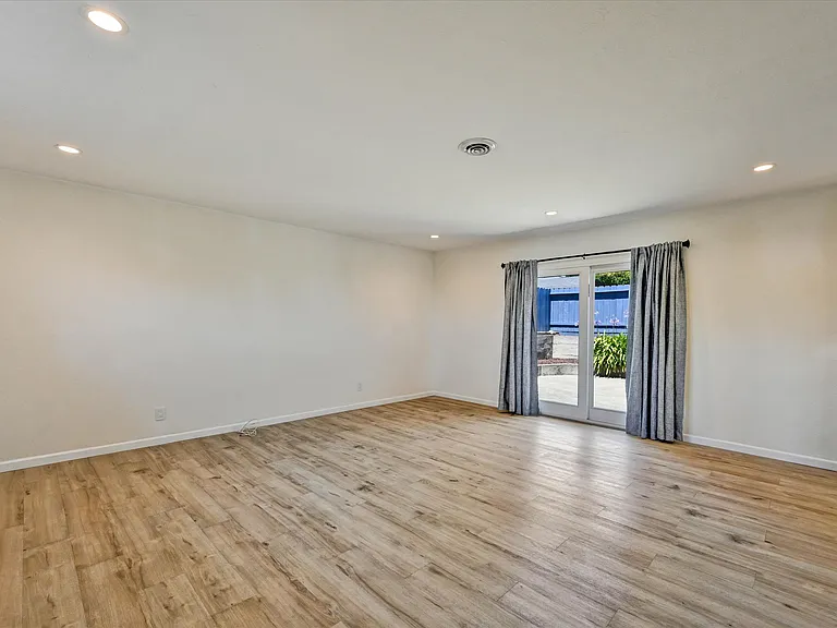 177 Romney Ave — Photo 16