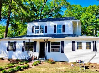 104 Carolina St, Maxton, NC 28364