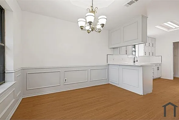 4 bed, 1742 sqft, $3,555 — Photo 2