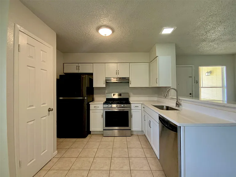 2300 Cedrick Cv #B — Photo 16