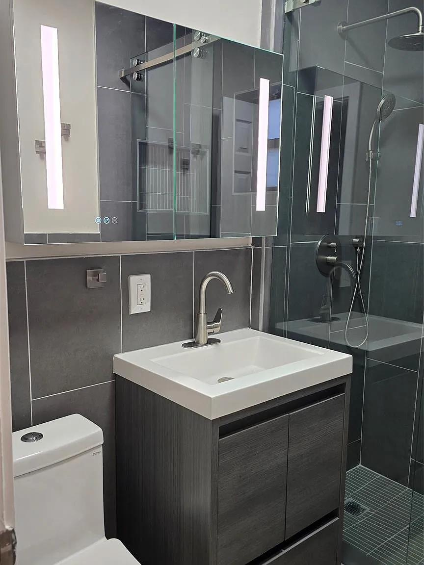 2 bed, 1.0 bath, 800 sqft, $1,900 — Photo 4