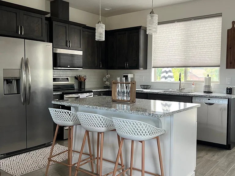 7821 W Crestwood Dr — Photo 4