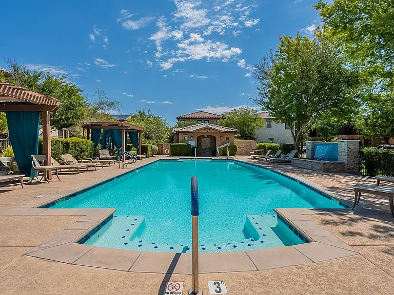 4644 E Beck Ln — Photo 5