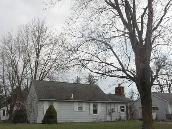 4th image of 825 Wadhams Rd