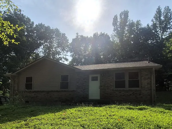 373 Edmondson Ferry Rd, Clarksville, TN 37040