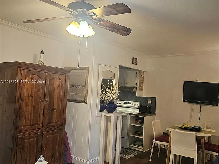 325 Fernwood Rd #10 — Photo 8