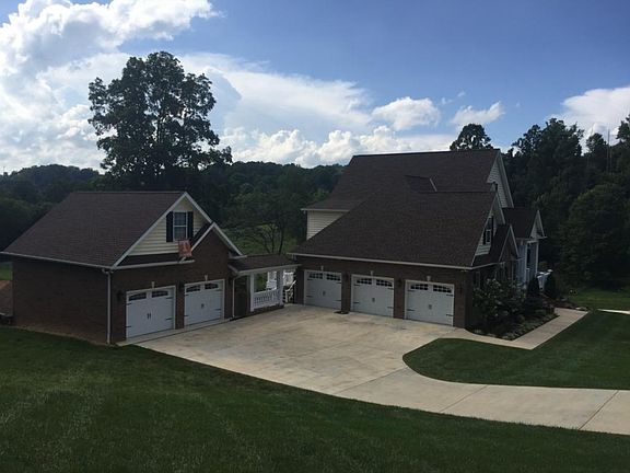 2nd image of 107 Polo Dr