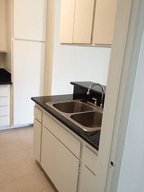 3rd image of 8061 Romaine St APT 105