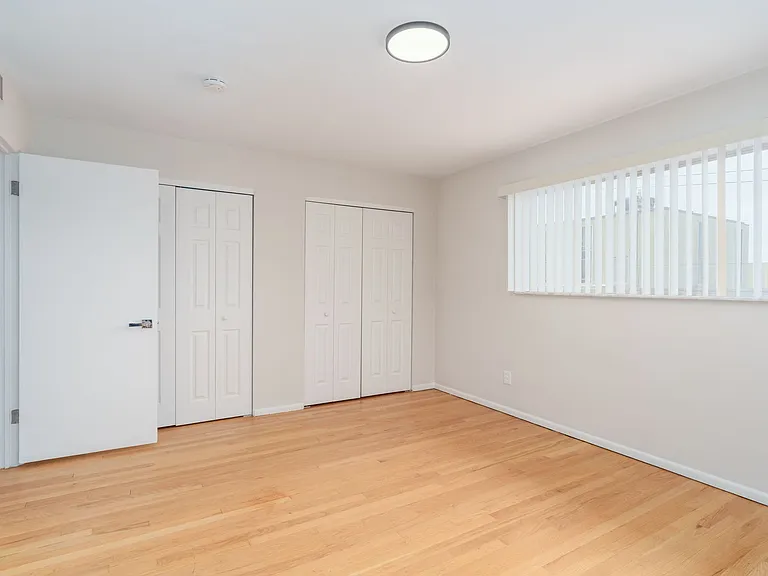 Lindenwood Heights Apartments — Photo 24