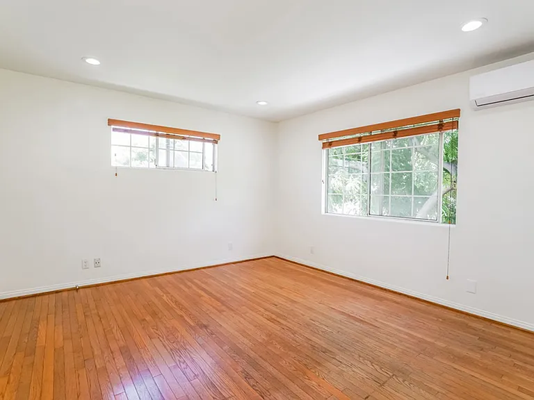 520 Washington St — Photo 6
